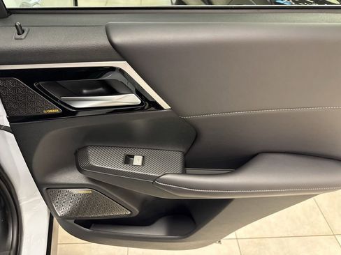 New 2026 Mitsubishi Outlander SE FWD image 38