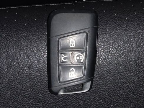 Used 2024 Volkswagen Jetta SE image 32