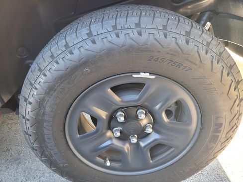 Used 2024 Jeep Wrangler Sport AWD/4WD image 7