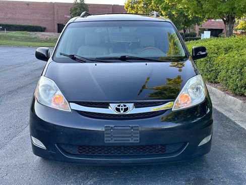 Used 2008 Toyota Sienna XLE Limited image 3
