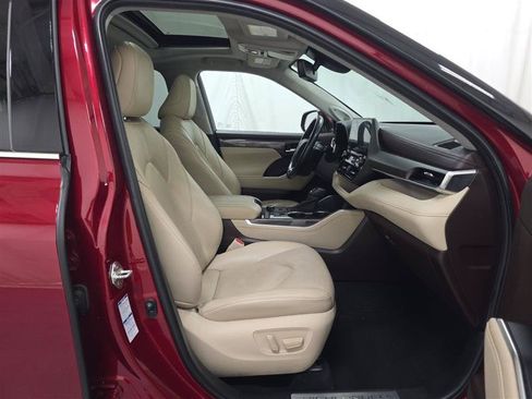 Used 2020 Toyota Highlander Limited AWD/4WD image 8