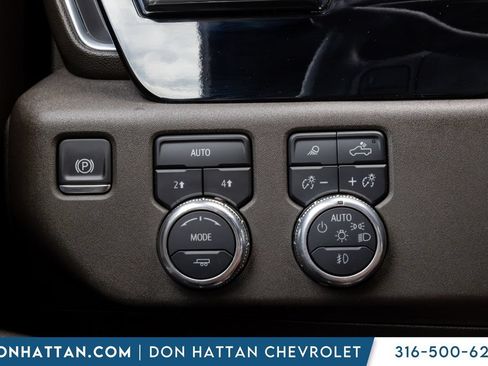 Used 2025 GMC Sierra 1500 SLT AWD/4WD image 10