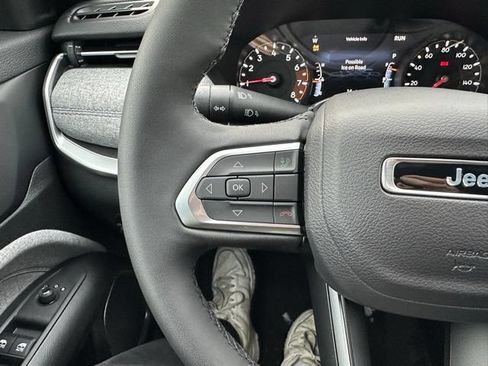 New 2026 Jeep Compass Latitude AWD/4WD image 25