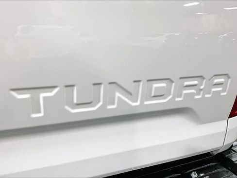 Used 2017 Toyota Tundra Platinum image 9