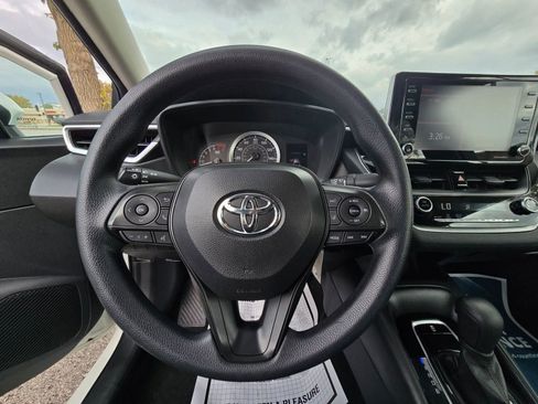 Used 2021 Toyota Corolla LE image 10