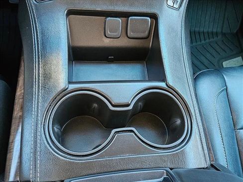 Used 2018 Chevrolet Tahoe LT image 12