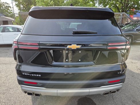 Used 2024 Chevrolet Traverse LT FWD image 4
