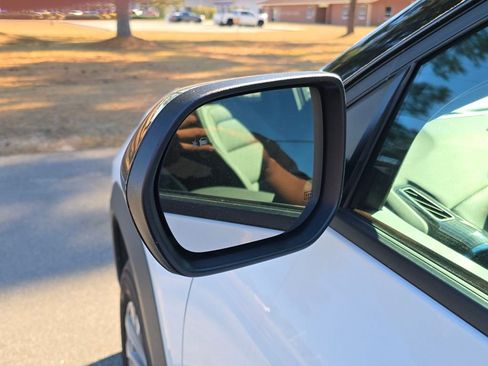 Used 2026 Chevrolet Equinox LT w/ Convenience Package II image 9