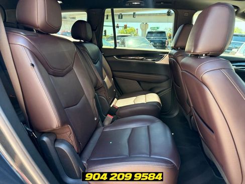 Used 2020 Cadillac XT6 Premium Luxury FWD image 32