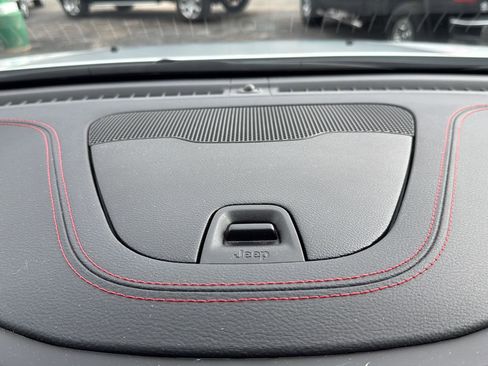 Used 2020 Jeep Cherokee Trailhawk w/ Cold Weather Group image 30