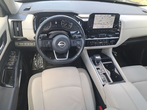 Certified 2022 Nissan Pathfinder SL image 16