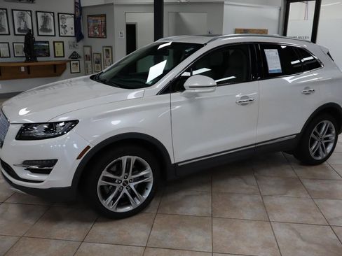 Used 2019 Lincoln MKC Reserve w/ MKC Climate Package AWD/4WD image 2