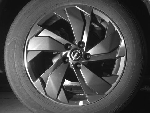 Used 2025 Nissan Rogue SV image 15