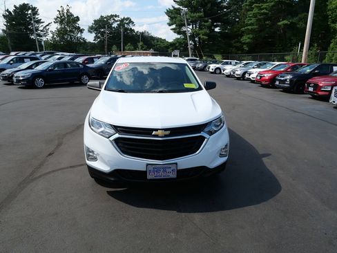 Used 2020 Chevrolet Equinox LS w/ LS Convenience Package AWD/4WD image 3