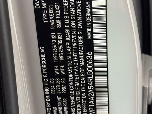 Used 2024 Porsche Macan image 21