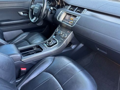 Used 2019 Land Rover Range Rover Evoque SE image 19