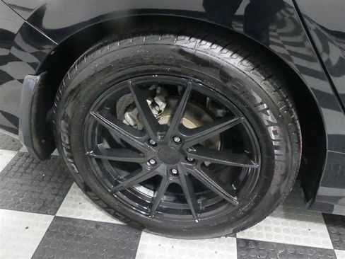 Used 2018 Honda Civic EX-L image 16