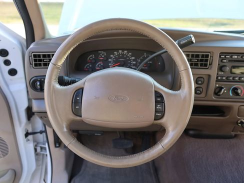 Used 2001 Ford Excursion Limited image 32