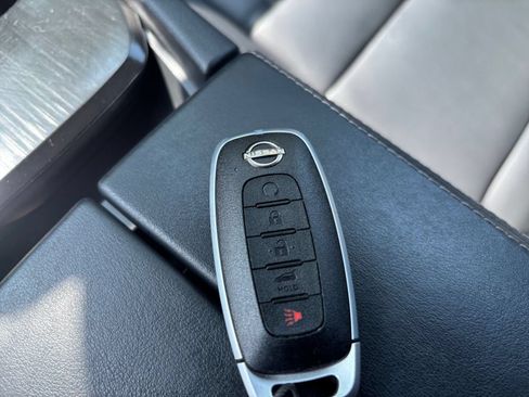 Used 2026 Nissan Rogue SL FWD image 18
