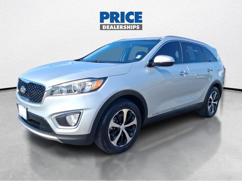 Used 2017 Kia Sorento EX w/ EX V6 Premium Package AWD/4WD image 2