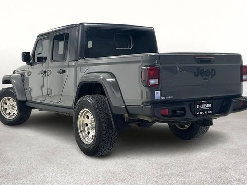 Used 2022 Jeep Gladiator Willys image 15