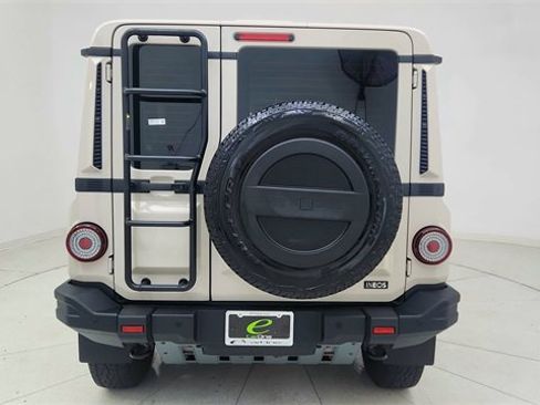 Used 2024 INEOS Grenadier Fieldmaster Edition image 5