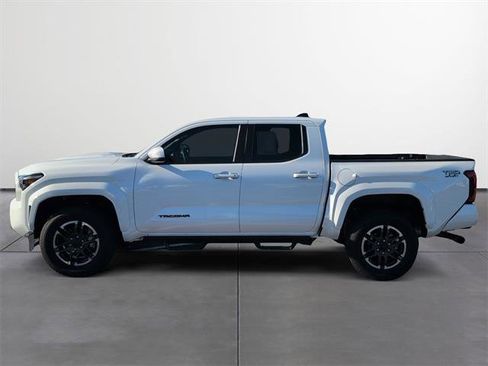 Used 2024 Toyota Tacoma TRD Sport image 3