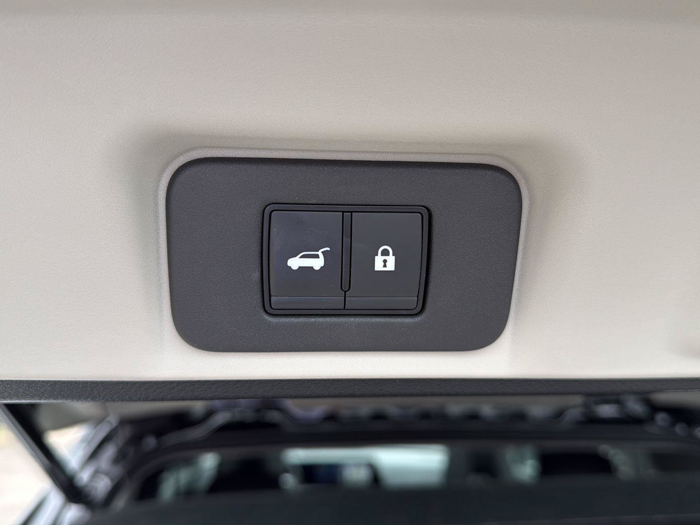 Certified 2024 Nissan Ariya AWD image 12