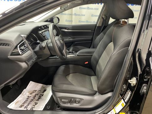 Used 2019 Toyota Camry LE FWD image 15