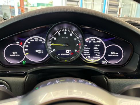 Used 2022 Porsche Cayenne Platinum Edition AWD/4WD image 18