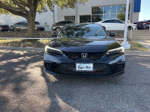 Used 2023 Honda Civic Sport image 2