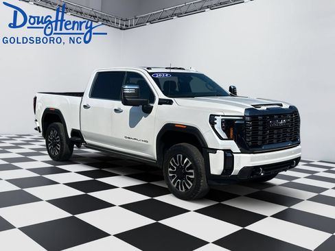 Used 2024 GMC Sierra 2500 Denali Ultimate AWD/4WD image 7