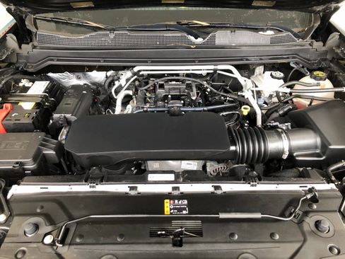 Certified 2024 Chevrolet Colorado W/T w/ WT Convenience Package II image 3