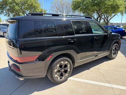 Used 2025 Hyundai Santa Fe SEL w/ Tow & Go Package image 3