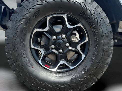 Used 2024 Jeep Wrangler Unlimited Sahara AWD/4WD image 29