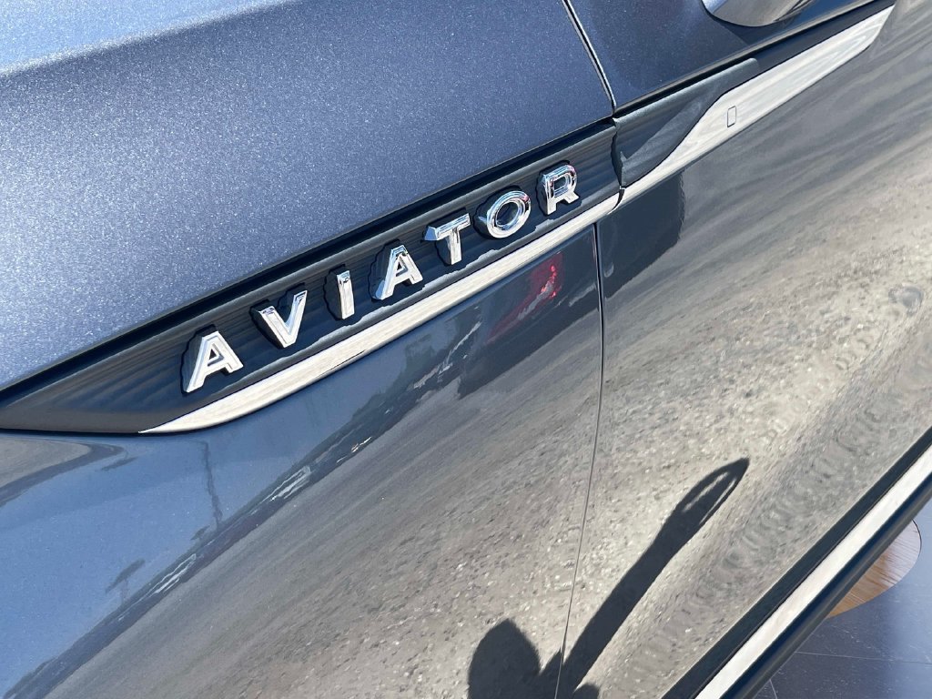 Certified 2023 Lincoln Aviator 2WD w/ Premium Package image 9