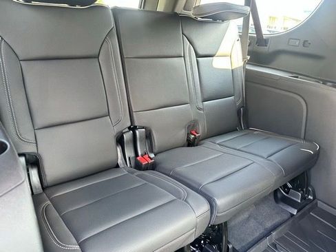 New 2025 Chevrolet Suburban Premier image 14