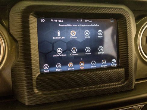 Used 2019 Jeep Wrangler Unlimited Sahara AWD/4WD image 23