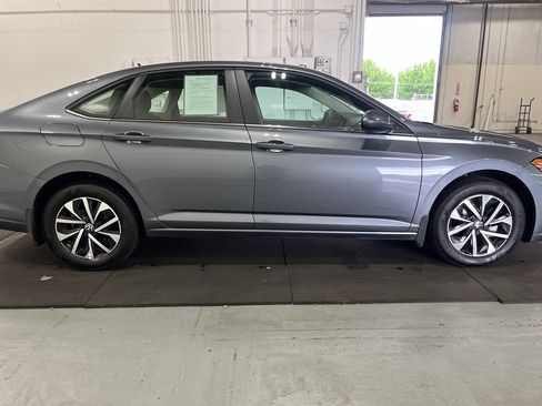 Used 2024 Volkswagen Jetta S FWD image 4