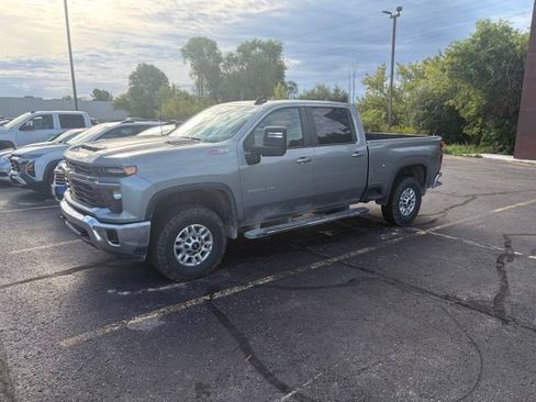 Used 2025 Chevrolet Silverado 2500 LT AWD/4WD image 1
