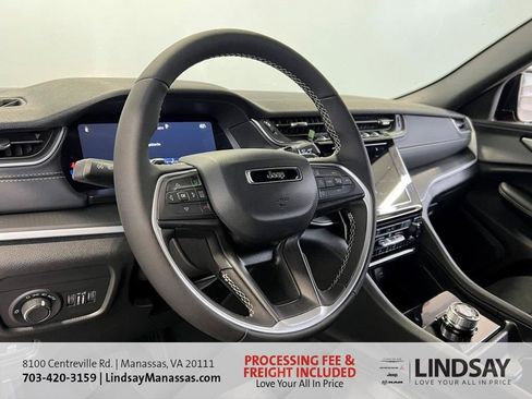 New 2025 Jeep Grand Cherokee Altitude AWD/4WD image 24