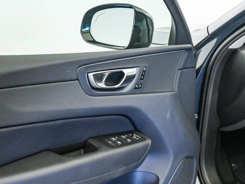 Certified 2025 Volvo XC60 B5 Core AWD/4WD image 24
