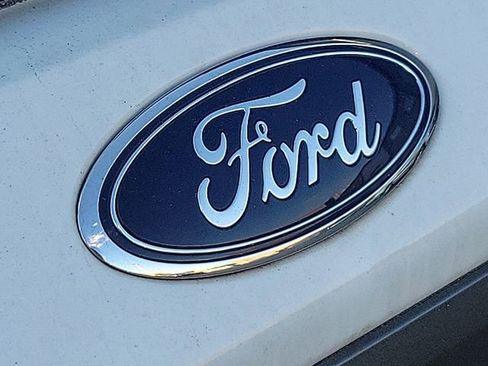 New 2023 Ford Explorer XLT w/ Equipment Group 202A image 9