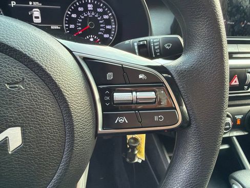 Certified 2024 Kia Forte LXS w/ LXS Technology Package FWD image 17