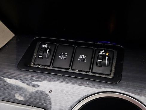 Used 2014 Toyota Camry XLE image 22