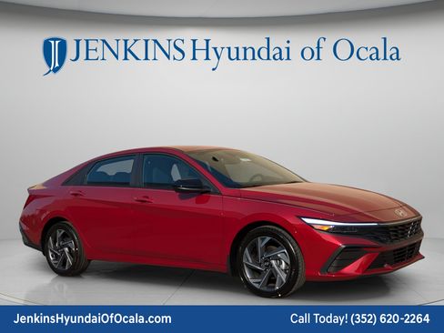 Certified 2025 Hyundai Elantra SEL FWD image 1
