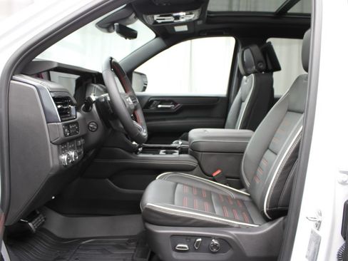 Used 2026 GMC Yukon AT4 Ultimate w/ LPO, Floor Liner Package AWD/4WD image 15