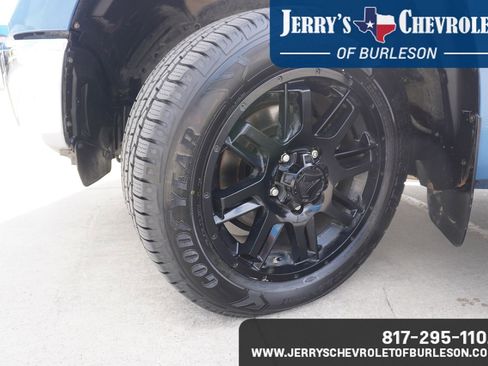 Used 2021 Toyota Tundra SR5 w/ SR5 Leather Package image 12