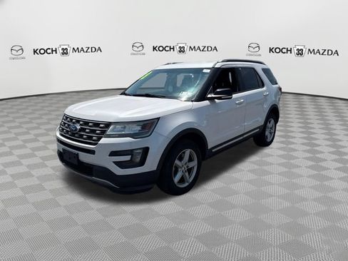Used 2016 Ford Explorer XLT w/ Equipment Group 201A AWD/4WD image 3