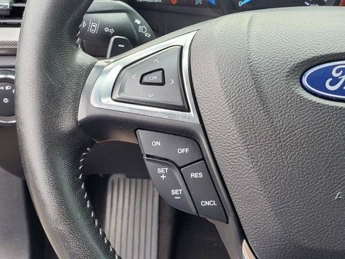 Used 2019 Ford Fusion SE w/ Equipment Group 151A FWD image 11